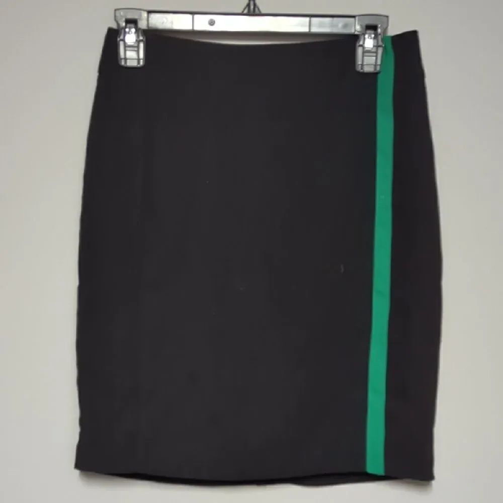 Banana Republic Black and Green Knee-Length Pencil Skirt for Work